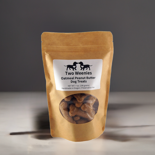 Two Weenies Oatmeal Peanut Butter Dog Treats (7oz)